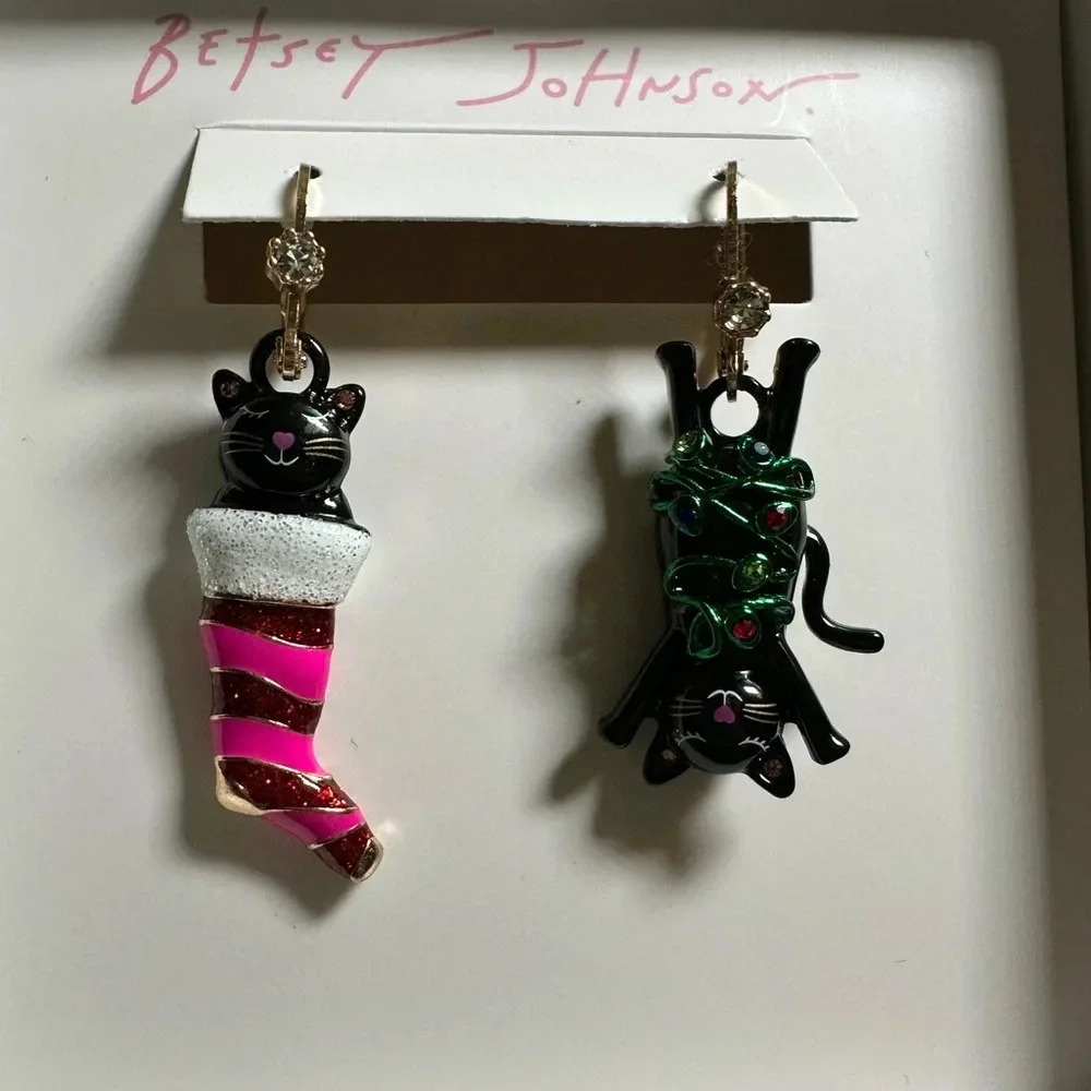 Betsey Johnson mismatch Christmas Cat earrings NWT